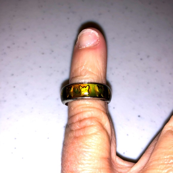 Color Change Butterfly Ring - Picture 2 of 4
